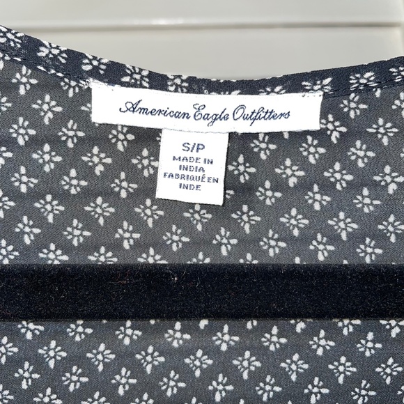 American Eagle Black and White Blouse Small NWOT - Picture 4 of 6